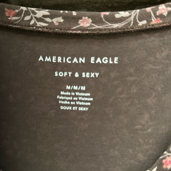American Eagle Seeveless Top - Picture 3 of 5